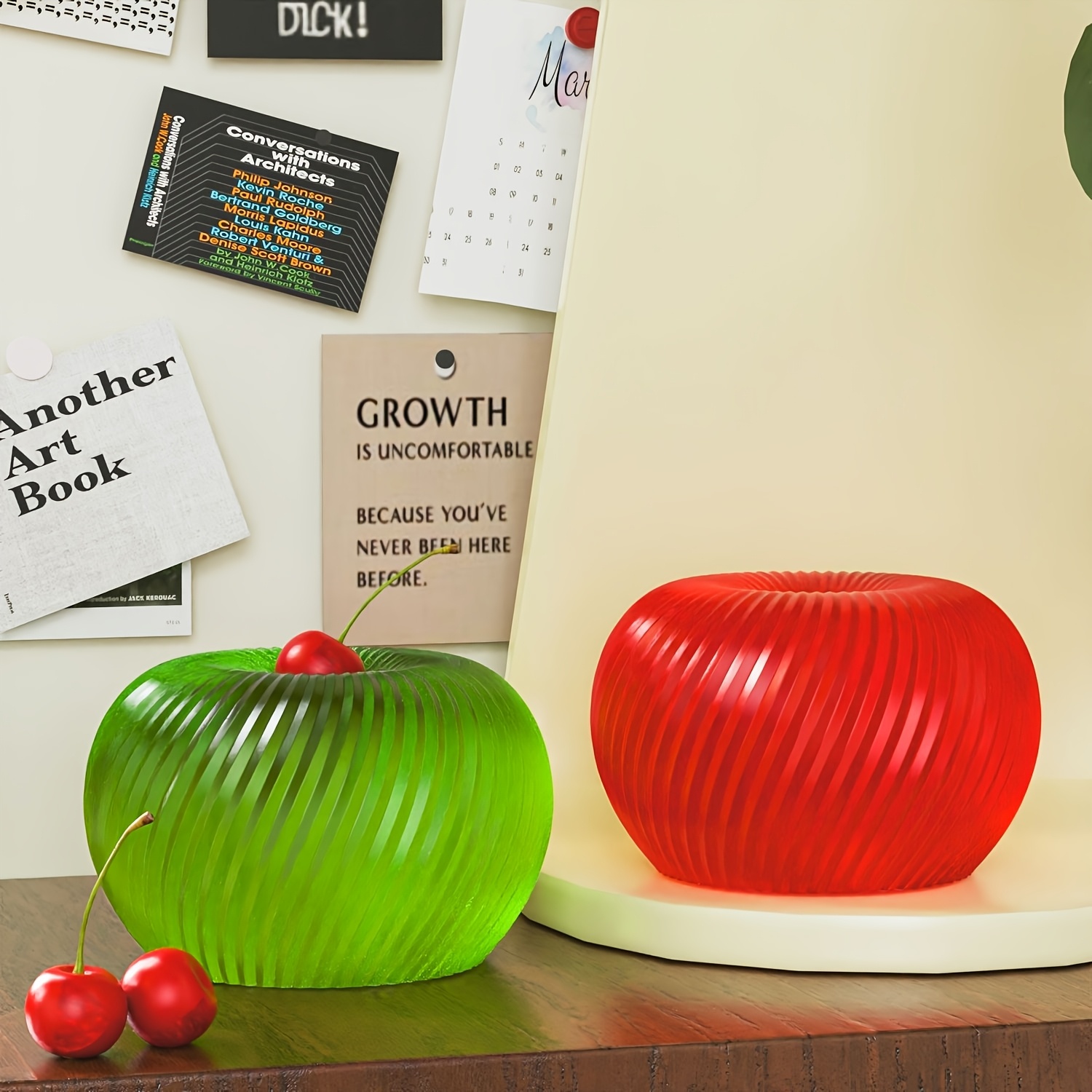 A trendy red apple silicone mo - Candle Making Factory 评论和价格